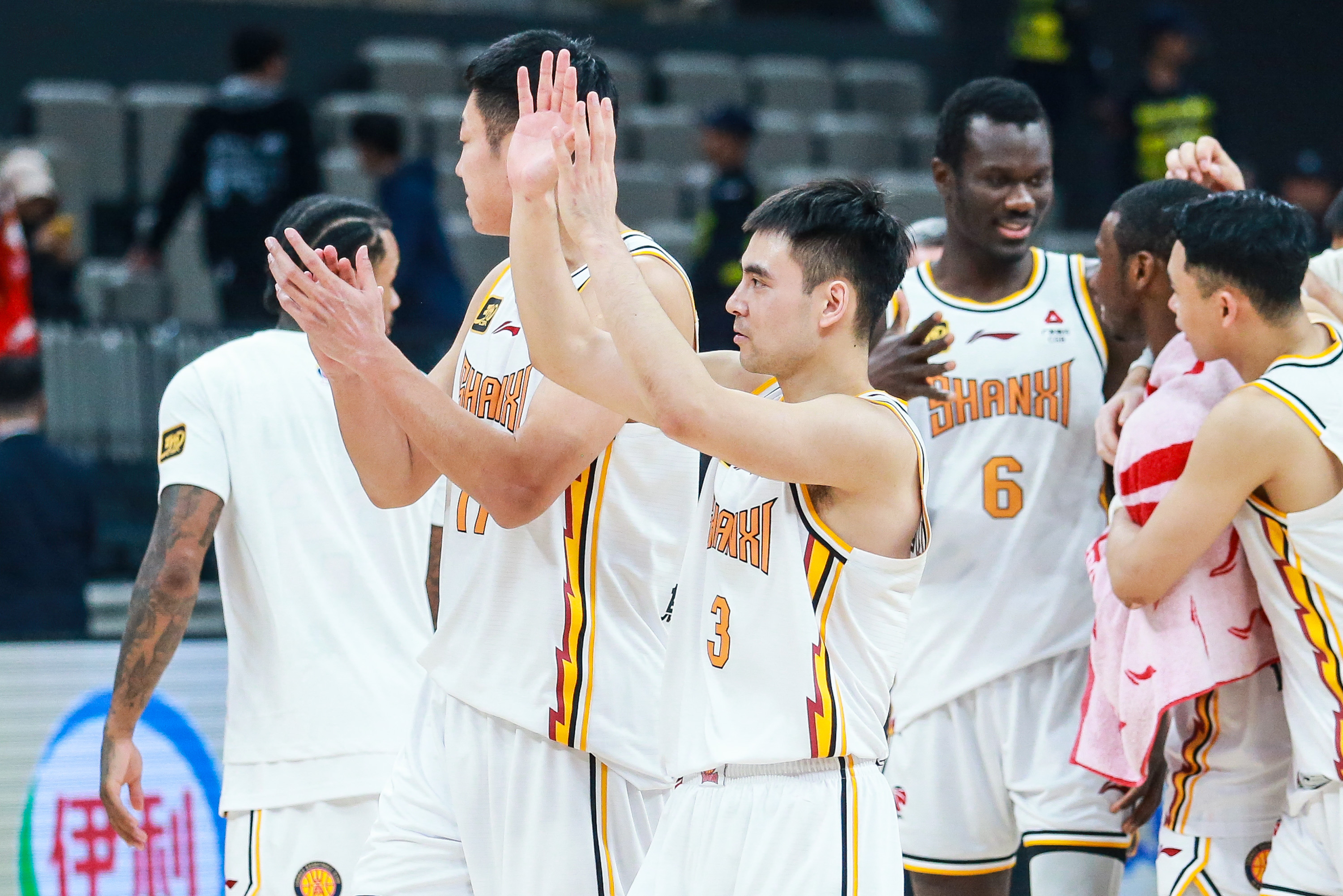 关于转会期CBA季后赛焦点战,里昂远射贴柱,引发热议,临场指挥获称赞的信息 关于转会期CBA季后赛焦点战,里昂远射贴柱,引发热议,临场指挥获称赞的信息