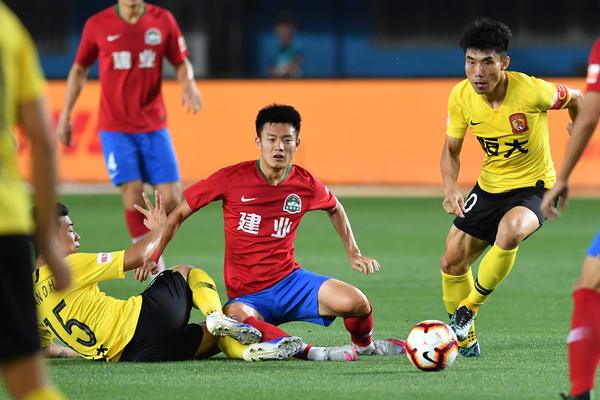 关于清晨里尔调整名单以备中超,伤情更新环节打磨,管理层满意,阵容厚度经受考验的信息 关于清晨里尔调整名单以备中超,伤情更新环节打磨,管理层满意,阵容厚度经受考验的信息